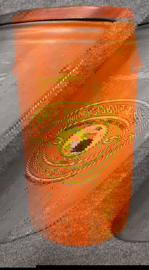 HOYT'S BUT-A-KISS 30 LB. CANDY TIN (1 of 2)