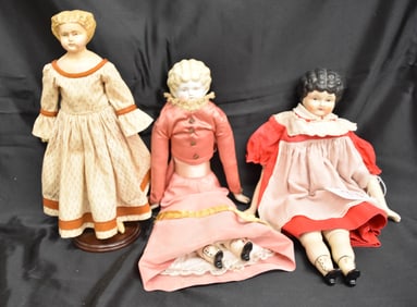 (3) SHOULDERHEAD DOLLS