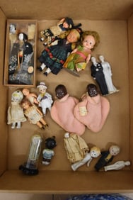 GROUPING OF MISC. DOLLS