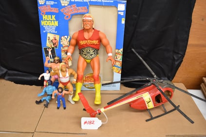 WRESTLING FIGURES TO INC: HULK HOGAN