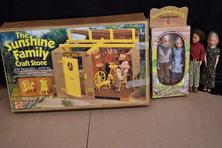MATTEL SUNSHINE FAMILY CRAFT STORE, MOTHER, FATHER & GRANDPARENTS: GROUPING TO INC: MATTEL "THE SUNSHINE FAMILY" CRAFT STORE IN ORIG BOX (APPEARS TO BE COMPLETE), 1973 MOTHER AND FATHER (NO BOXES) AND 1975 GRANDPARENTS IN ORIGINAL BOX