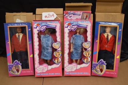 JUDITH CORP MOMMY & DADDY TO BE DOLLS
