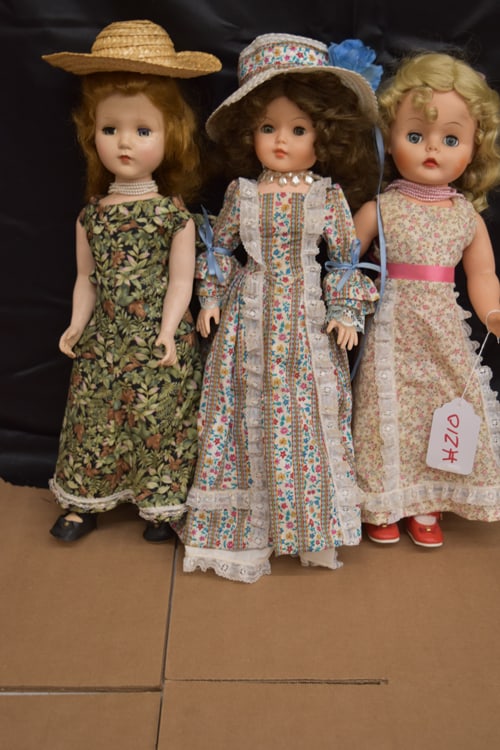 (3) FASHION DOLLS (1 of 4)