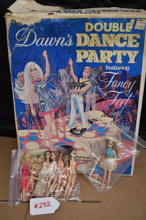DAWN DOLLS AND DOUBLE DANCE PARTY (1 of 4)