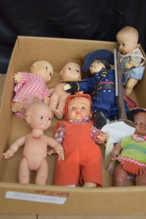 GROUPING OF MISC. DOLLS (1 of 3)