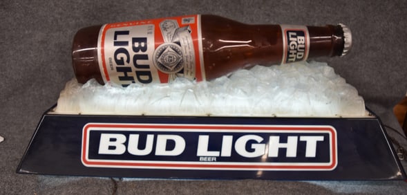 BUD LIGHT BOTTLE ON ICE BILIARDS LAMP