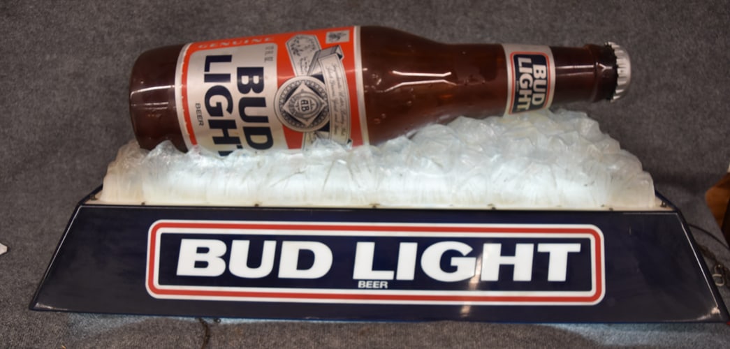 BUD LIGHT BOTTLE ON ICE BILIARDS LAMP: LARGE BUD LIGHT BOTTLE ON ICE PLASTIC HANGING BILLIARDS LAMP 44" LONG 20" WIDE 18" TALL