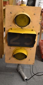 ALUMINUM SCHOOL WARNING LIGHT