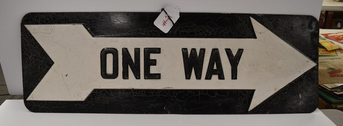 ONE WAY SIGN (1 of 2)