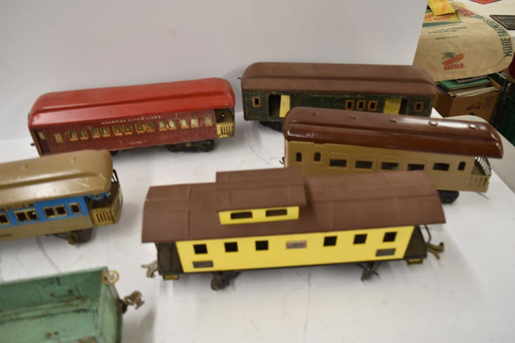 LIONEL TRAIN SET - 3