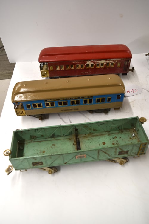 LIONEL TRAIN SET - 6