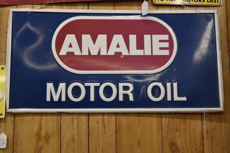 AMALIE SIGN: AMALIE MOTOR OIL TIN SIGN