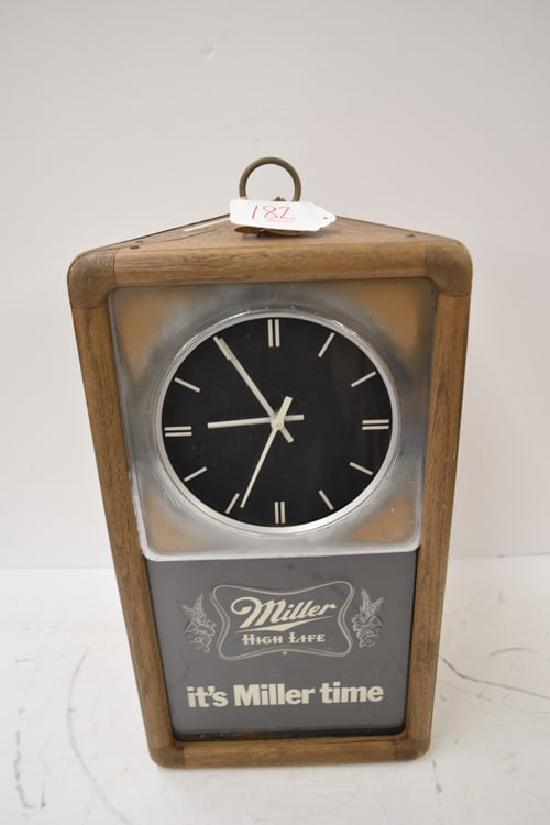 MILLER BEER HANGING ADVERTISING CLOCK/LIGHT (1 of 3)