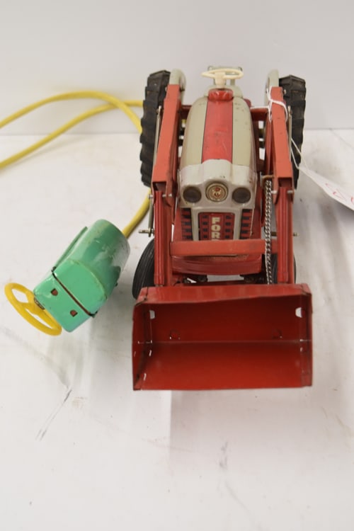 FORD 1841 REMOTE CONTROL TRACTOR - 2