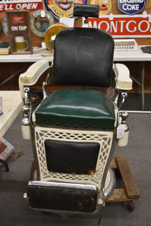 ANTIQUE BARBERS SHOP CHAIR BY PAIDAR (1 of 4)
