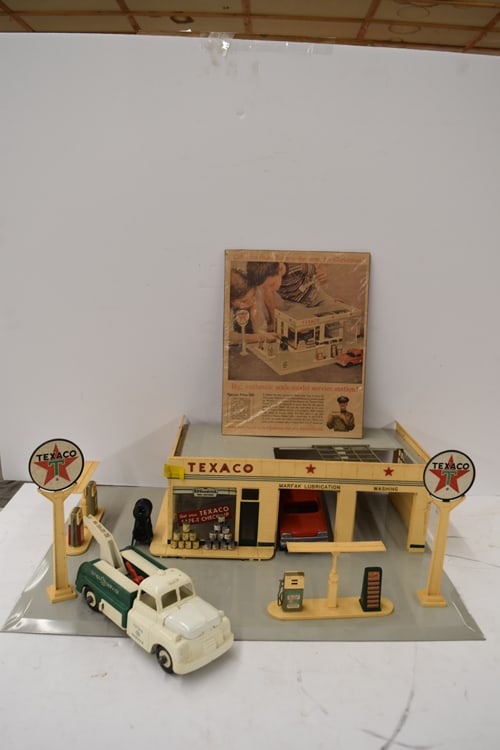 TEXACO MODEL GAS STATION (1 of 3)