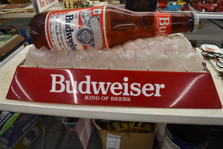 BUDWEISER POOL LAMP (1 of 3)