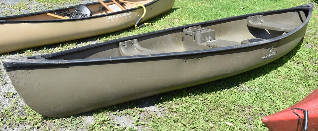 NORTHEAST OUTFITTERS 14' FIBERGLASS CANOE (1 of 4)
