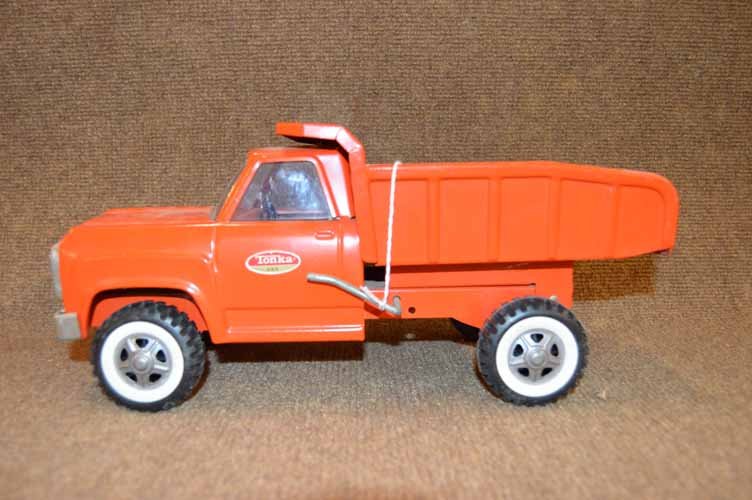orange tonka dump truck