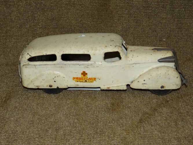 Wyandotte White Ambulance (1 of 4)