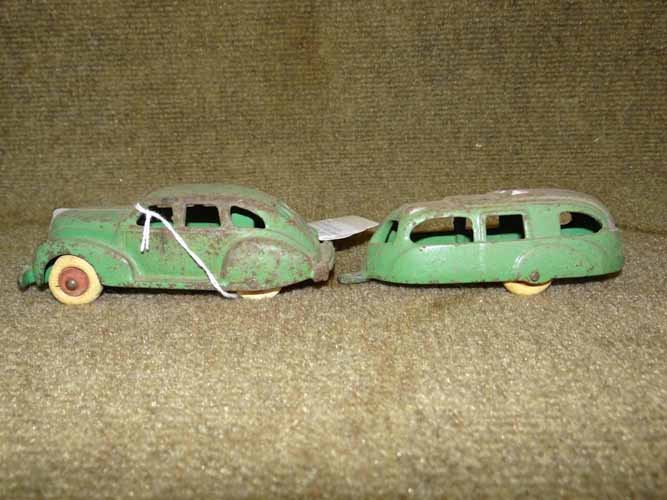 (2) pc Hubley 4 door Lincoln Zephyr Sedan w/trailer (1 of 3)