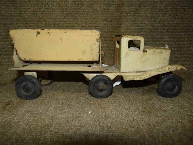 Wyandotte Dump Truck (1 of 4)