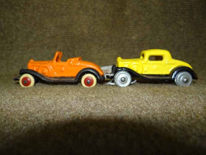 (2) AC Williams Cast Iron Cars (1 of 4)