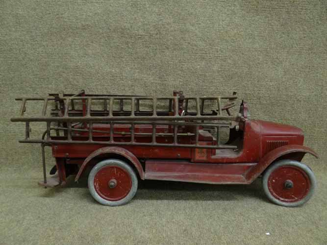 Buddy L Ladder Truck: Buddy L Ladder Truck