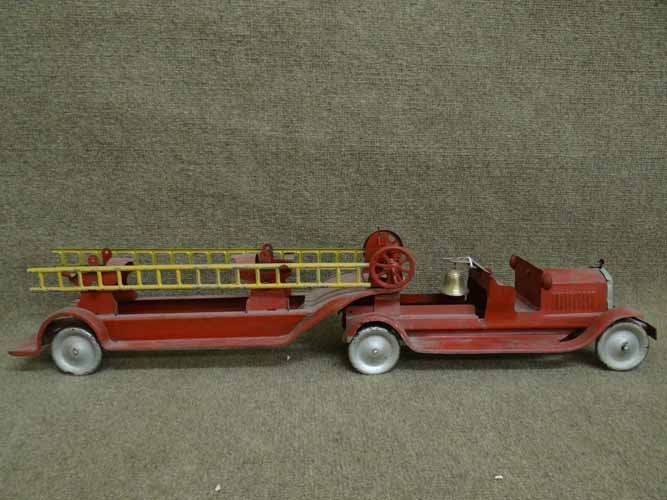 Turner Packard Ladder Truck: 1920's Turner Packard Pressed Steel Ladder Truck