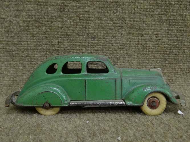 Kenton Sedan (1 of 4)