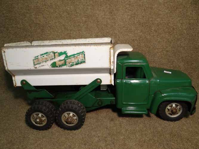 Buddy L Dump Truck: 1950's "Hydraulic Buddy L Dumper" Truck