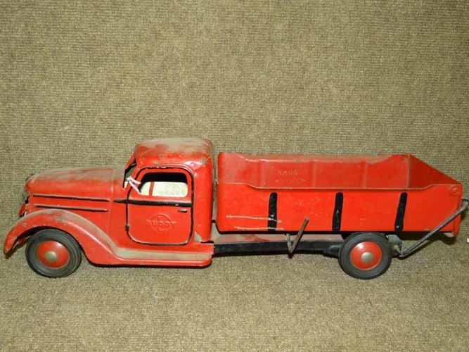 Buddy L Truck: Late 30's Buddy L Dump Truck