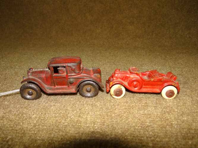(2) Cast iron toys (1 of 4)