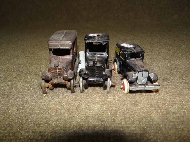 (3) Cast iron cars (1 of 3)