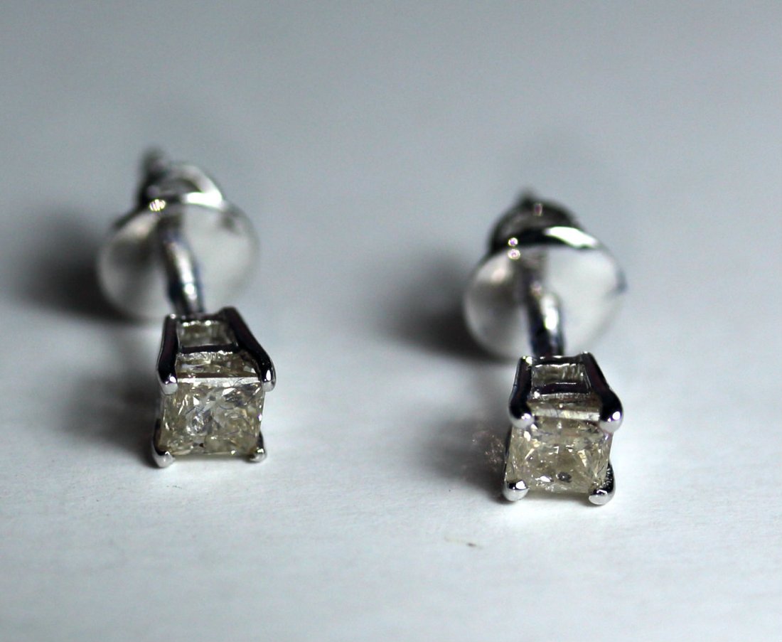 Princess Diamond 0.60 ct & Solid Gold Ear studs