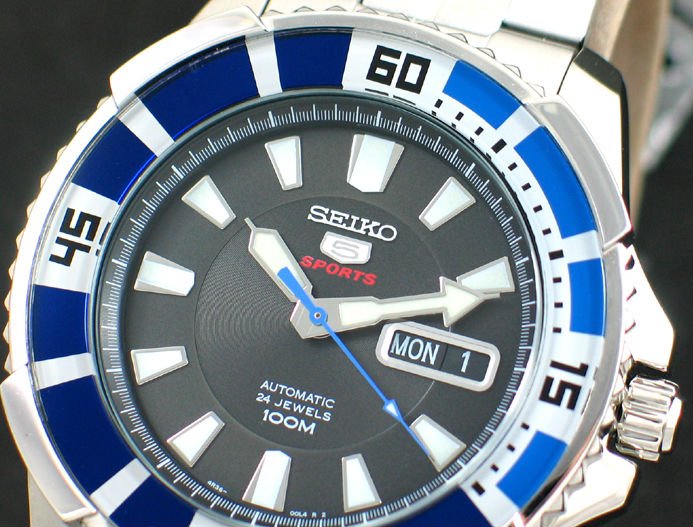 Seiko 5 Men Sports Watch: 100% AUTHENTIC AND BRAND NEW SEIKO MENS WATCH, JAPAN 4R36 MOVEMENT, AUTOMATIC/HAND WINDING, SECOND HAND HALT MECHANISM, 24 JEWELS, 100M WR, DAY-DATE CALENDAR, UNI-DIRECTIONAL ROTATING BEZEL, BLACK DIA