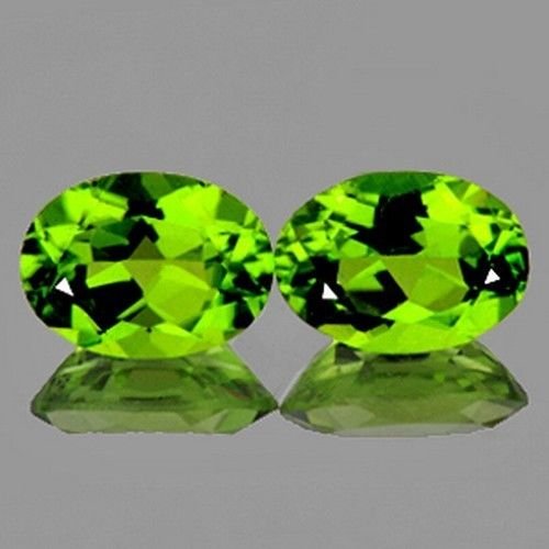Natural Peridot Pair 9.30 cts - VVS (1 of 1)