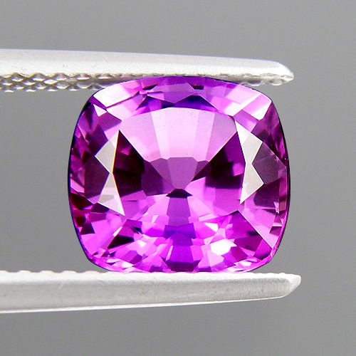 Cushion Purple Sapphire 3.75 carats VVS (1 of 1)