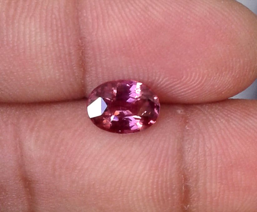Full Fire Natural Pink Spinel 2.14 carats - VVS (1 of 1)