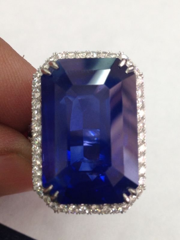Natural Kashmir Sapphire 41.52 carat - GIA: Extremely rare to find such huge kahmir sapphire, 41.52 carats.. already set in a ring. certified by GIA. Christies auction sold 19 carat kashmir sapphire for 3.5 million dollars and we are asking 4 m