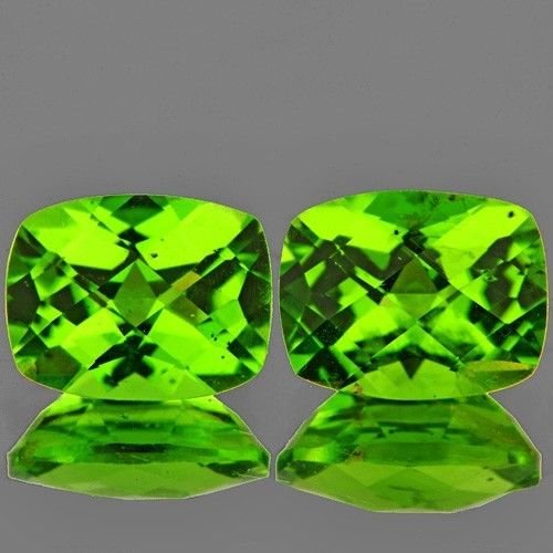 Natural Peridot Pair 5.05 cts - VVS (1 of 1)