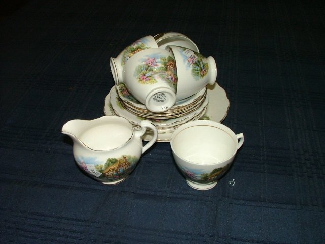Part Tea Set Start Bid €5: Royal Vale Part Teaset