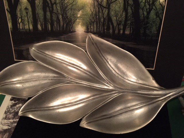 OLD ESTATE SILVER DECOR (1 of 3)