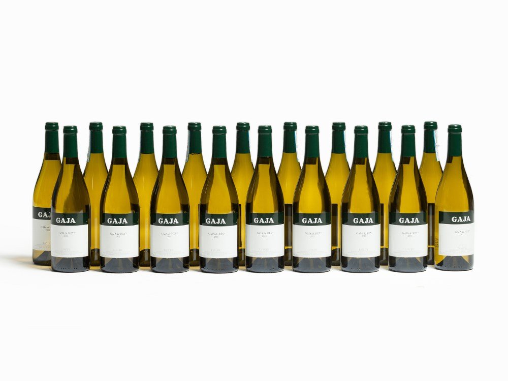 3 original wooden cases, 18 bottles 2011 Gaja Gaia &: 18 bottles of Gaia & Rey Produced by Angelo Gaja 2011 vintage Langhe, Piedmont/Italy In three original wooden cases Original filling quantity: 0.75 l Fill level: < 2 cm This lot comprises three origin