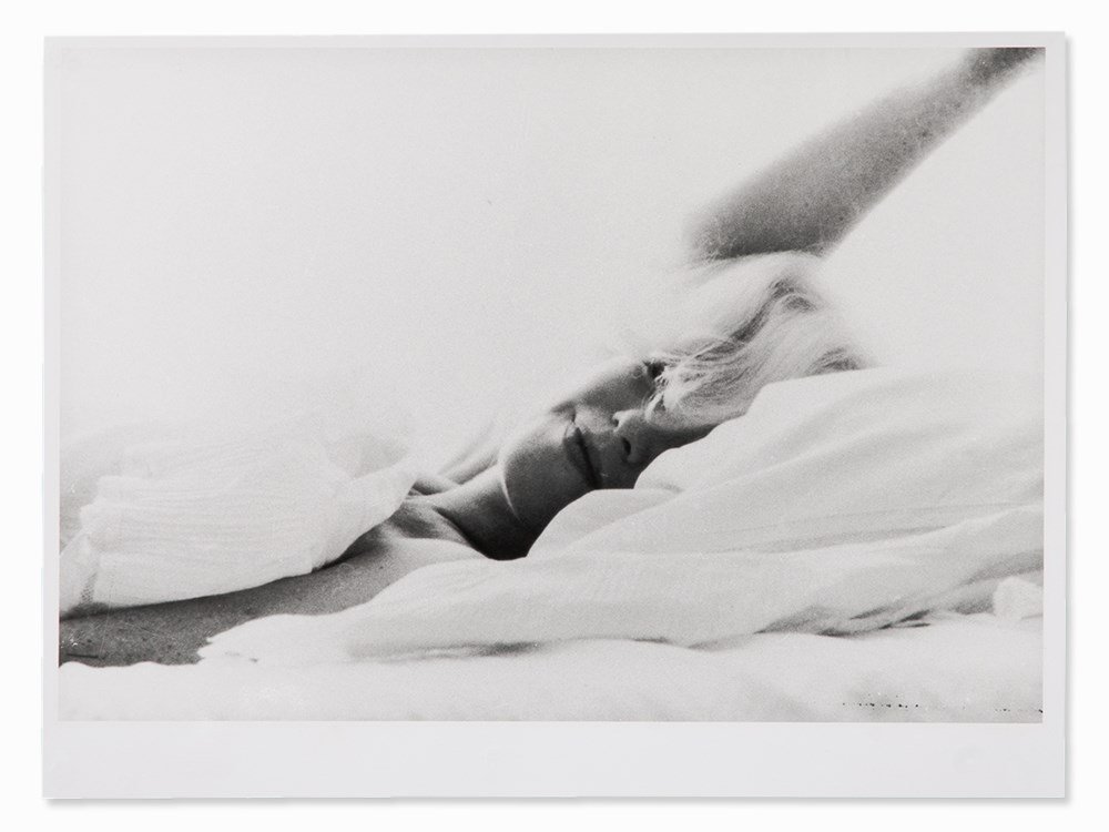 Bert Stern (1929-2013), Monroe Posing In Her Last: Gelatin silver print USA, 1962; printed later Bert Stern (1923-2013) – US-American fashion and advertising photographer Signed, inscribed and dated with red chalk on the verso ‘Bert Stern, Vogue 1