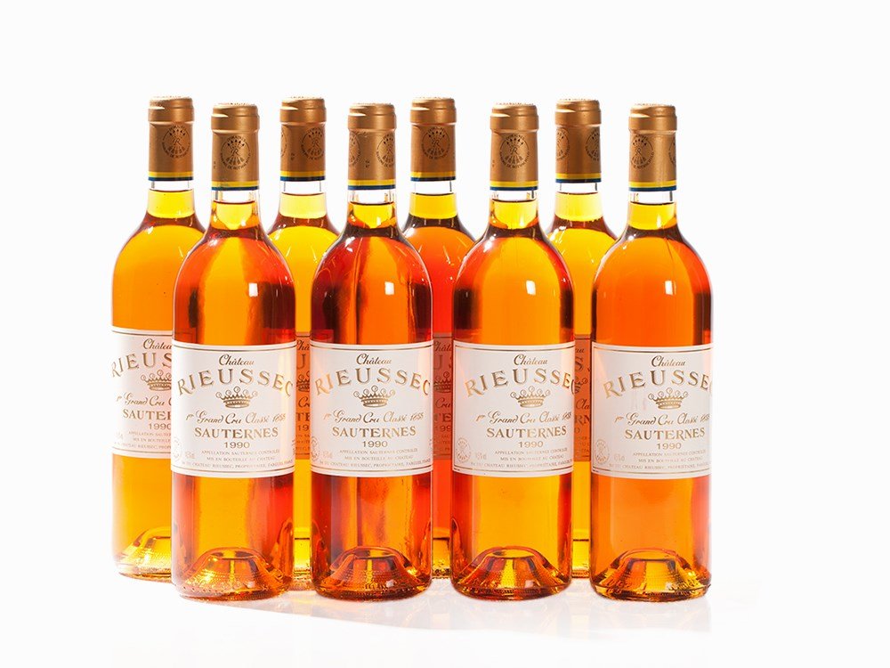 8 Bottles 1990 Château Rieussec, Sauternes: Eight bottles Château Rieussec 1990 vintage Sauternes, Bordeaux/France Original filling quantity: 0.75 l Fill level: into neck Robert Parker (1998): 90/100 James Suckling (2000): 97/100 René Gabriel