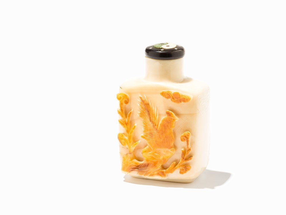Cameo Agate Snuff Bottle with Hen and Tiger, China,: Agate China, 19th century Flat rectangular shape Narrow mouth and straight lip Slightly recessed base with a flat foot rim On the front side an ingeniously carved relief, which considers the natural v