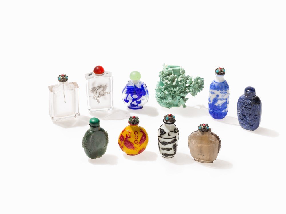 10 Snuff Bottles of Various Materials, China, 20th C. (1 of 10)