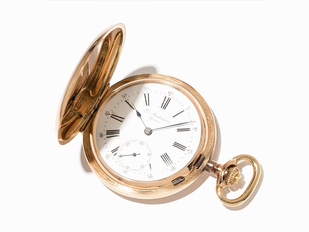 Gold Hunter No. 100.767, Around 1890: Gold hunter No. 100.767, made in about 1890 by the successor company Louis Audemars, Genève. Five-body, engine-turned 14ct red gold case, dome engraved with medals and distinctions of the old Audemar
