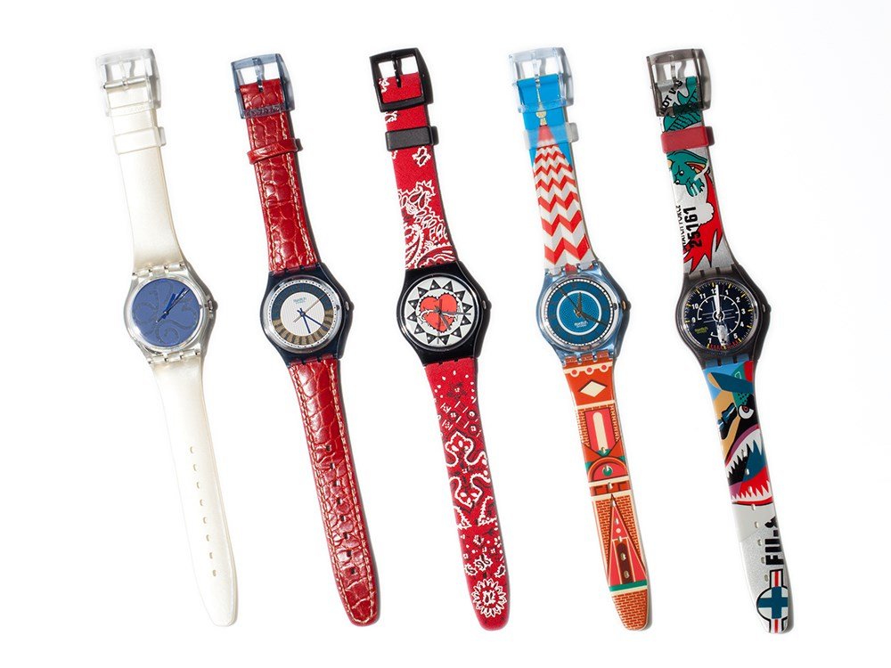 Potpourri of Swatches with white and red colour: Trash GB 154 / 1994 Cathedral GN 135 / 1994 Campana GM 119 / 1994 XXL GK 171 / 1994 Sky Heroes GM 704 / 1994 Condition: new, never worn, and still in original packaging Estimate by Auctionata Expert: 